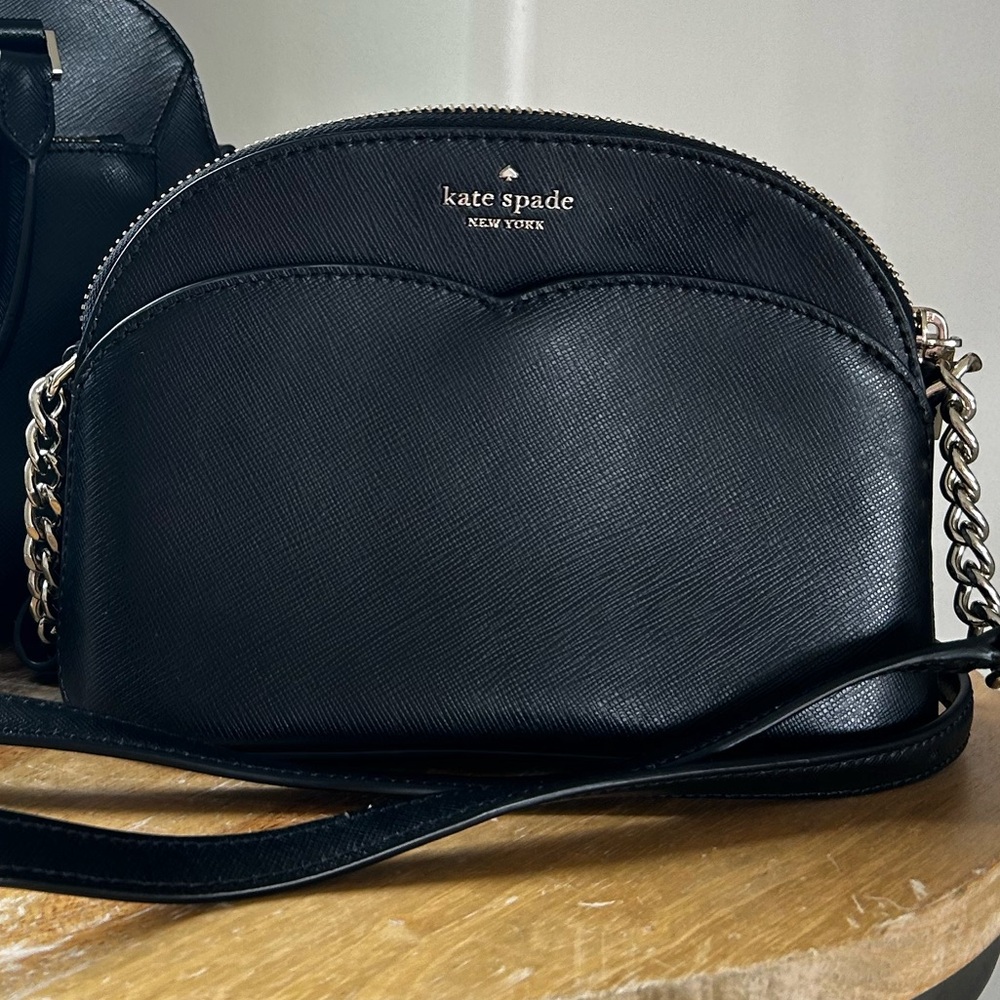 Set of 2 Kate spade purses. Medium size is 10” x 8”. 3 pockets.Small is  7”x 5” - Picture 2 of 10